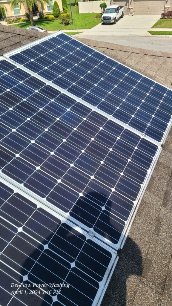 Clean Solar Panel in Florida