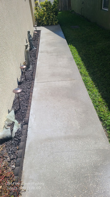 Driveway And Sidewalk Cleaning Services Project in Sanford FL 32773