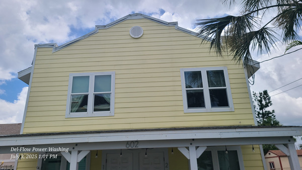 Vinyl Siding Pressure Washing Services Project in Deltona FL 32725