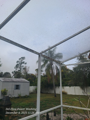Aluminum Pool Enclosure And Deck Cleaning Services in Deltona FL