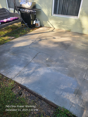 Concrete Surface Pressure Cleaning Service in Deltona FL