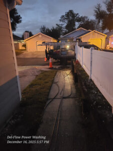 Vinyl Fence Soft Wash Cleaning And Pressure Washing in Orlando FL