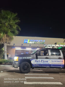 Commercial Building Exterior Mold And Algae Cleaning in Deltona FL