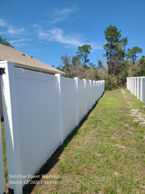 Fence Cleaning To Remove Algae Mold And Discoloration Project in Deltona FL 32725