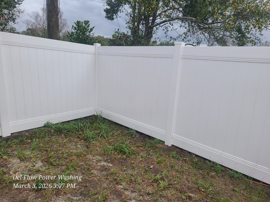 Fence Cleaning To Remove Algae Mold And Discoloration Project in Deltona FL 32725