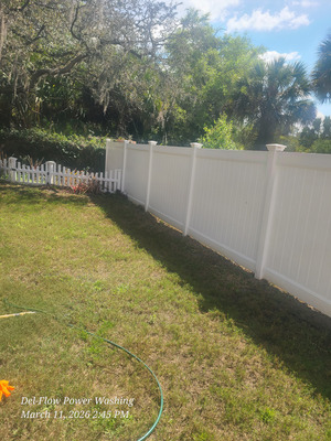 Vinyl Fence Softwashing And Algae Removal Services Project in Orlando FL 32817