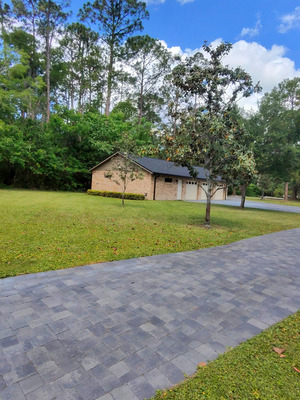 Softwash Cleaning Of Residential Homes And Pool Enclosures Project in Deltona FL 32738