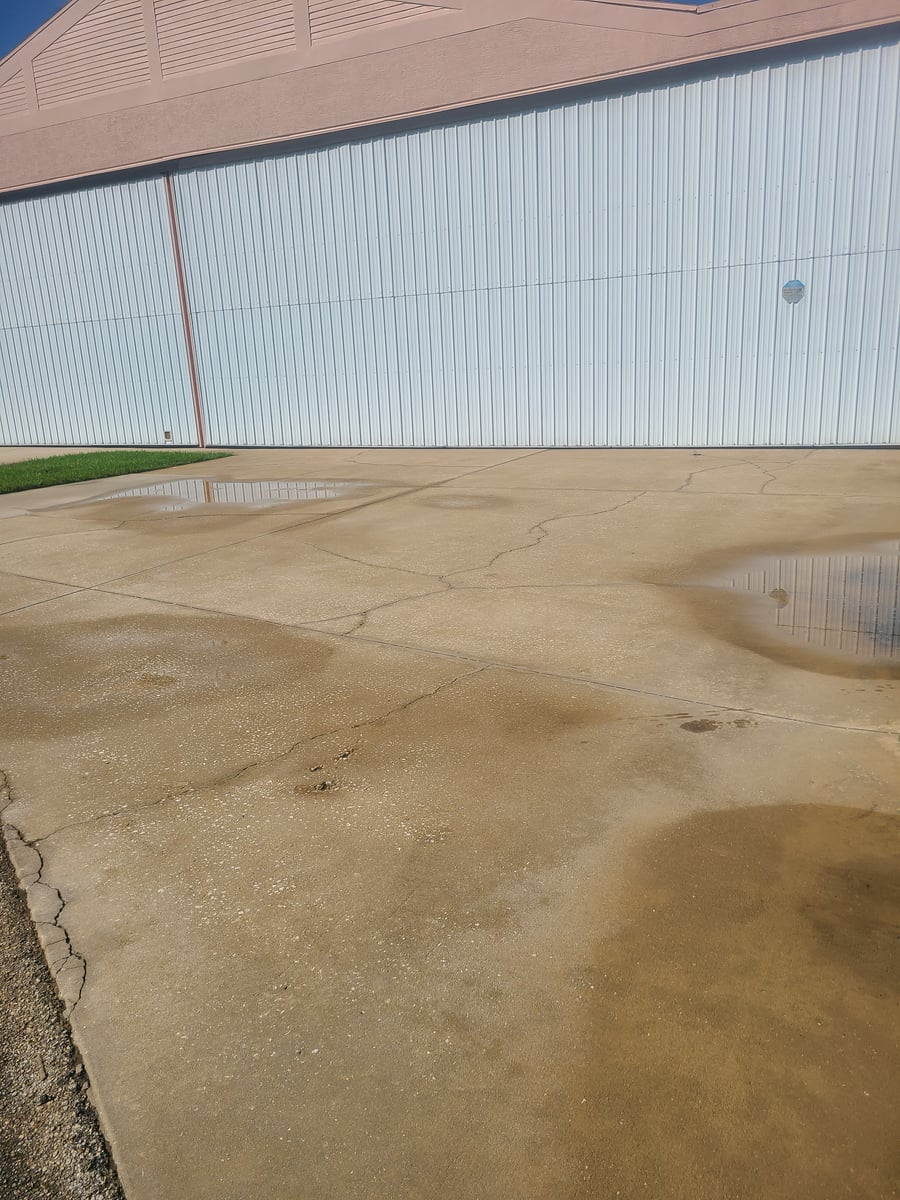 Driveway walkway and sidewalk pressure washing mold and mildew removal DeLand FL 32720