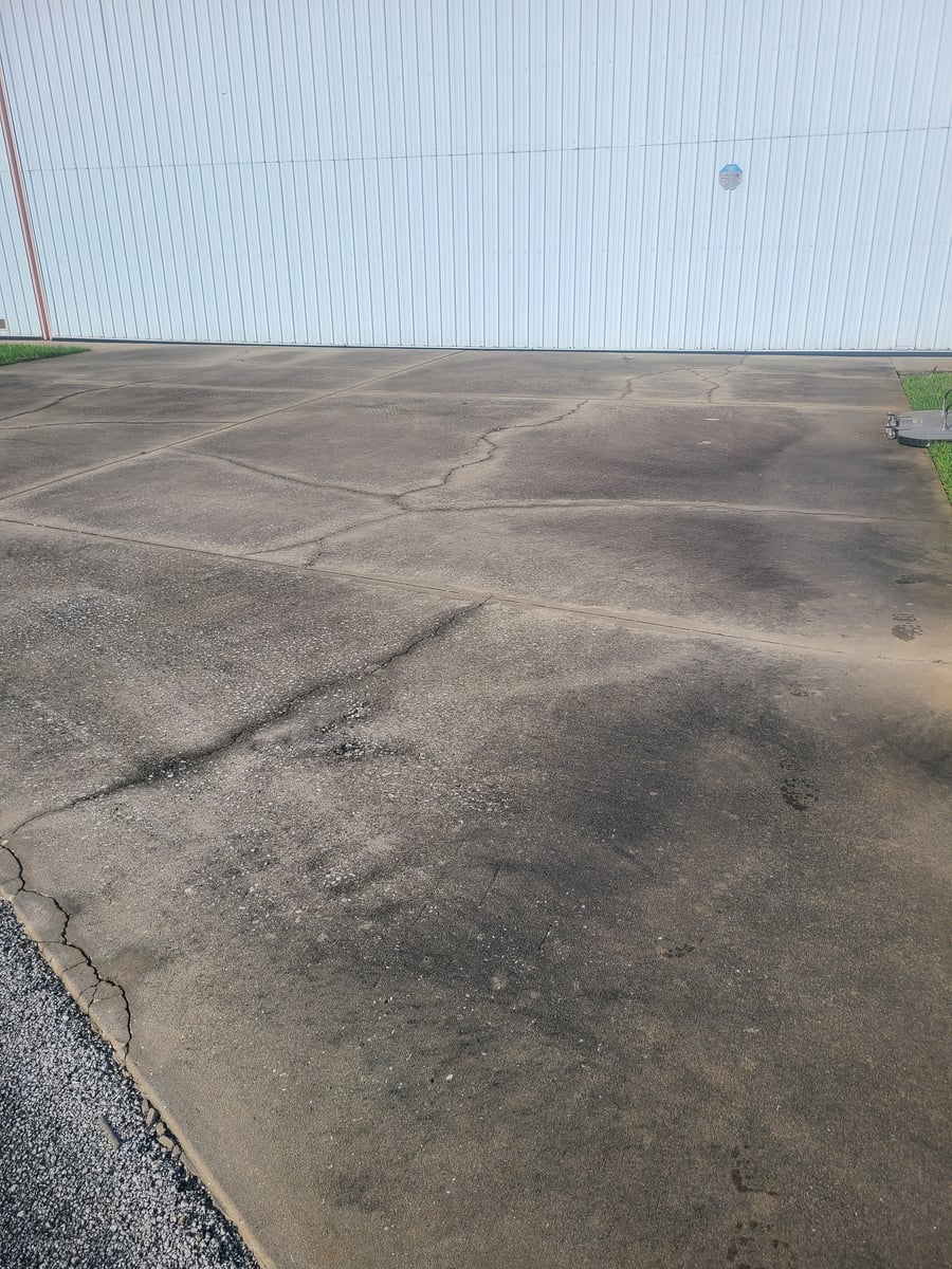 Driveway walkway and sidewalk pressure washing mold and mildew removal
