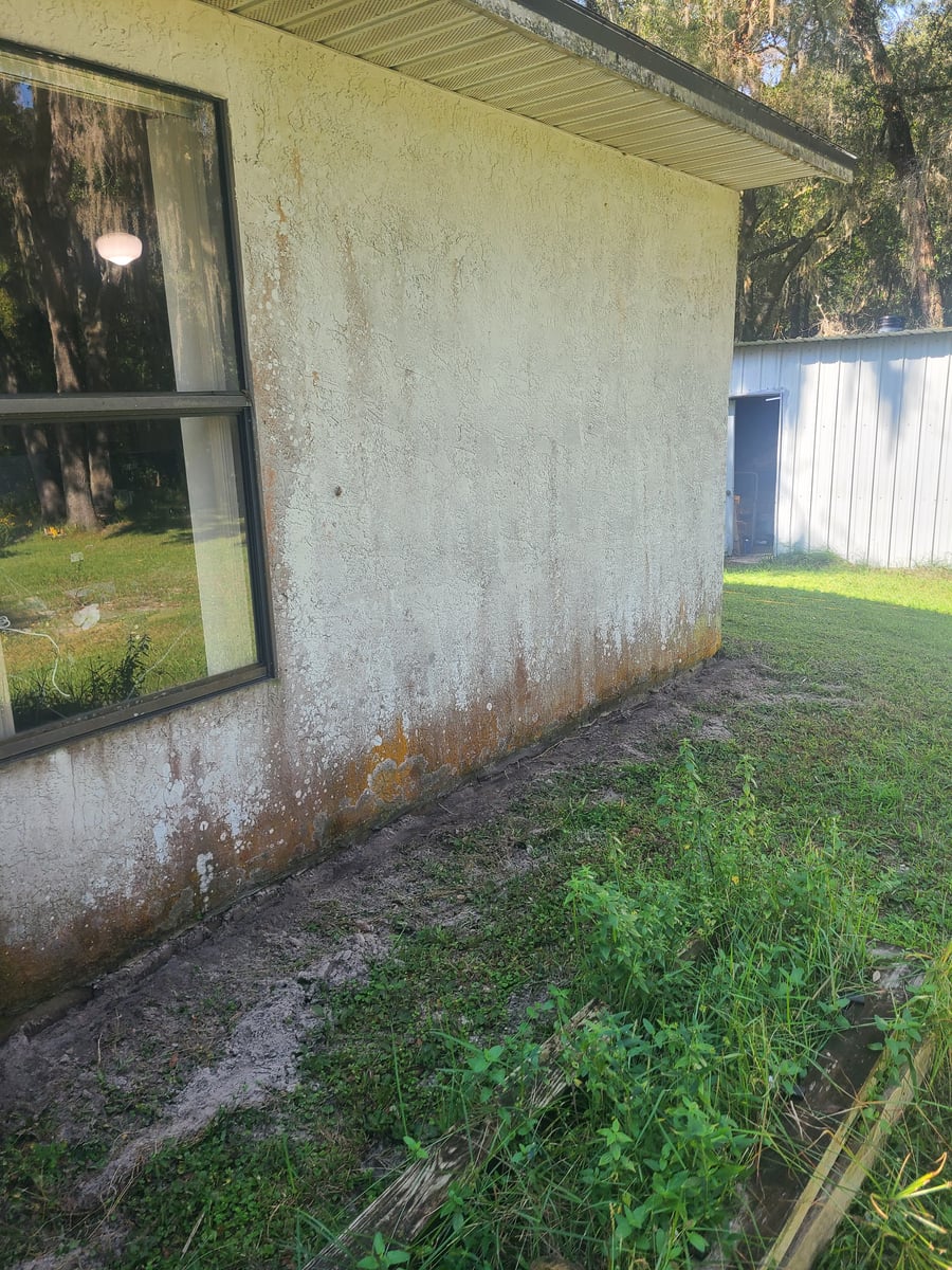 Driveway patio pressure washing and exterior house soft washing